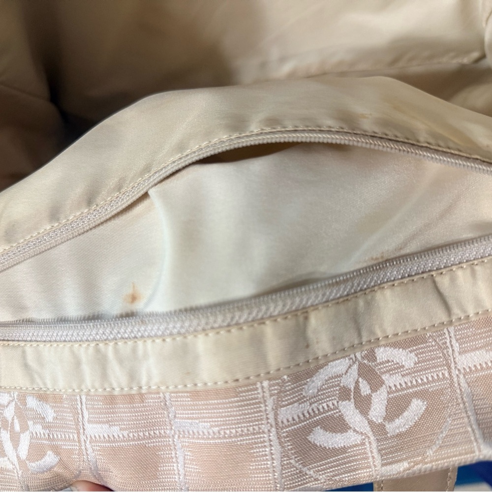 CHANEL Beige Jacquard Tote Bag with Logo Motif - Picture 6 of 15